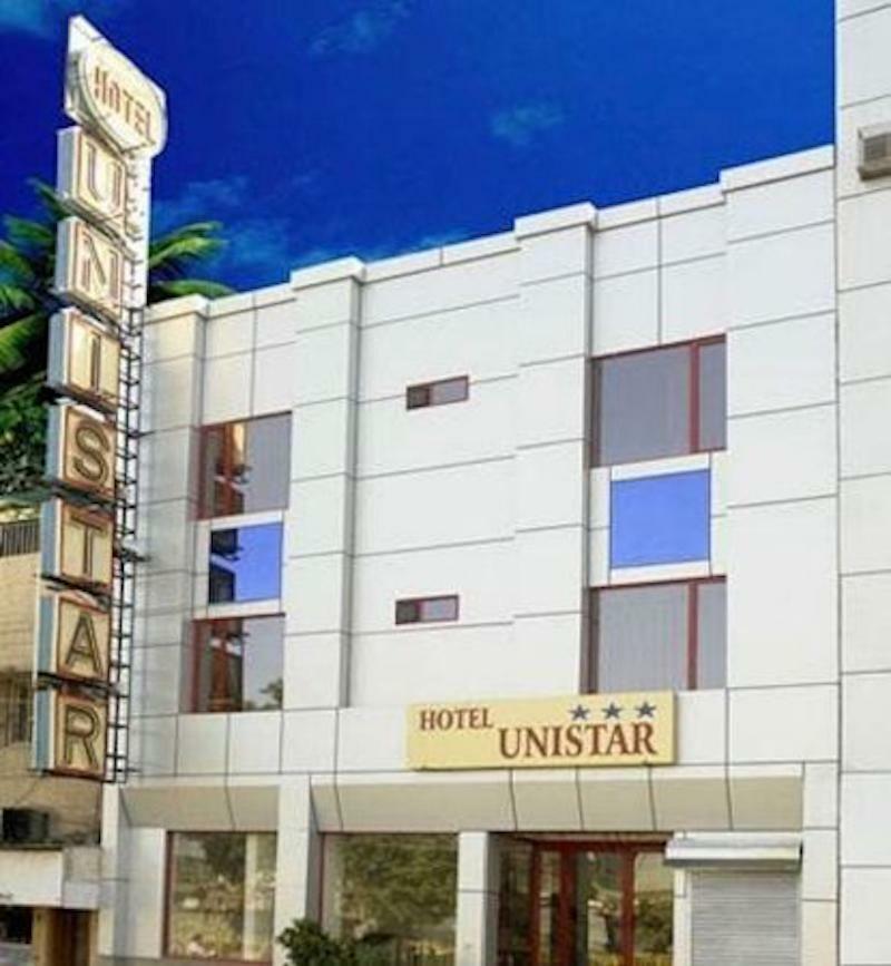 Hotel Unistar Нью-Дели Экстерьер фото